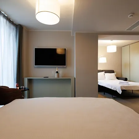 Millennium Hub & 4* 콘스탄차