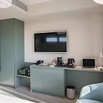 Millennium Hub & Ξενοδοχείο