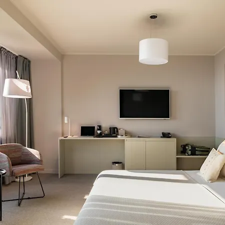 Millennium Hub & Hotel 4*