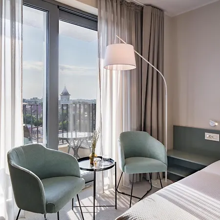 Hotel Millennium Hub & 4*