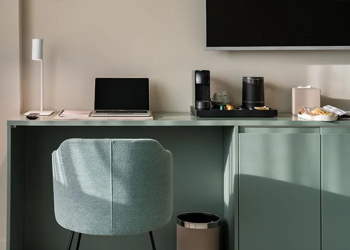 Millennium Hub & Constança