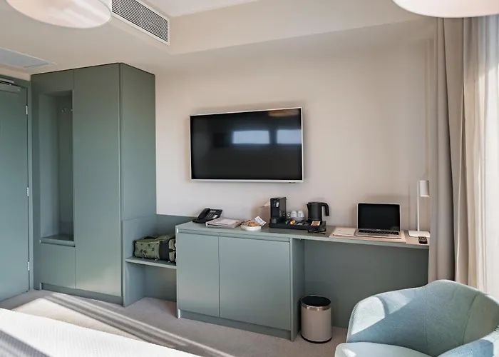 Millennium Hub & Hotel