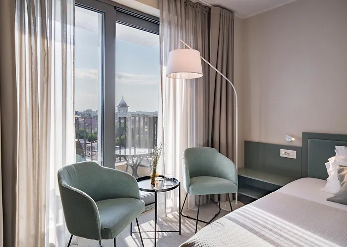 Hotel Millennium Hub & 4*